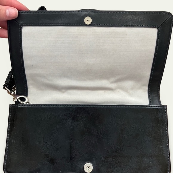 Coach Y2K Bleecker XL Black Patent Leather Buckle Wristlet Wallet Clutch - Picture 3 of 13